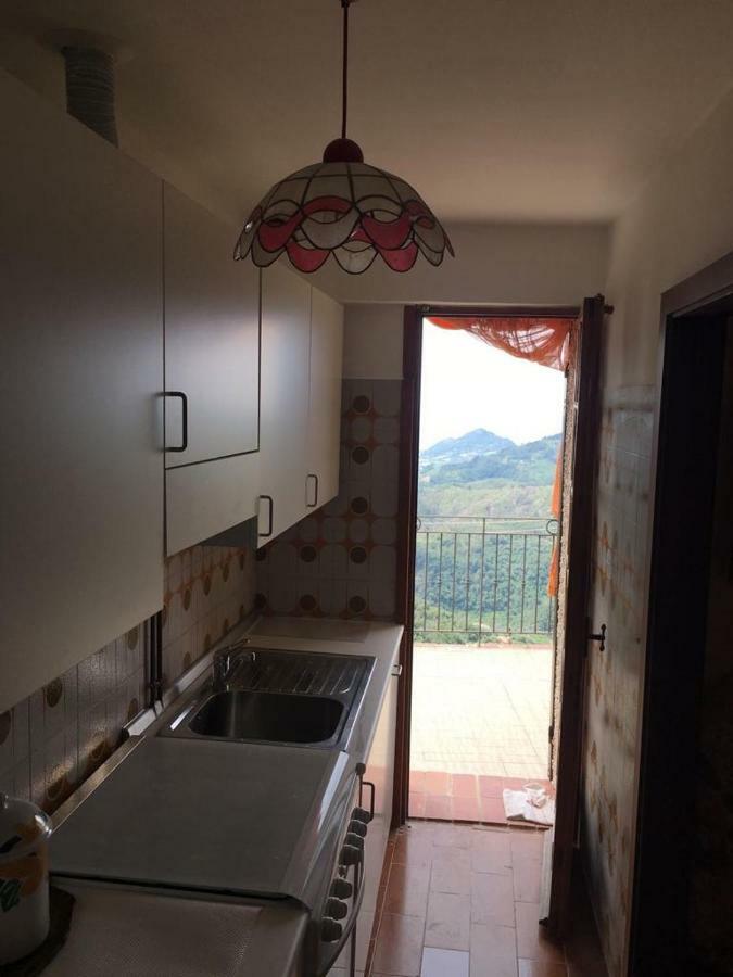 Appartamento Madame Carla Perinaldo Bagian luar foto